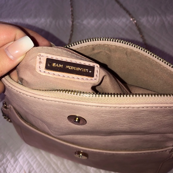 LIGHT PINK FOLDED LEATHER CROSS BODY BAG - Picture 8 of 9